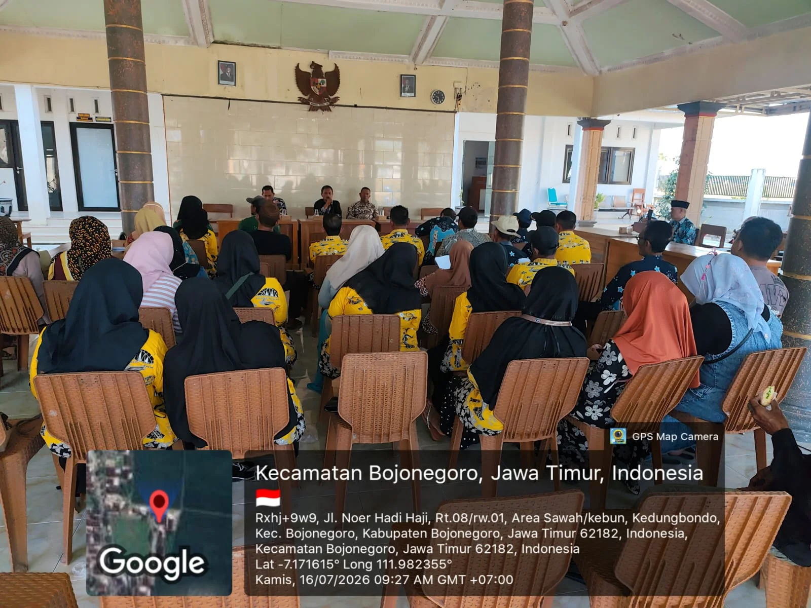 Foto 3 album Rapat bersama dengan Elemen Masyarakat, membahas Panitia 17 Agusutus dan sosialisasi pendaftaran anggota KDMP.